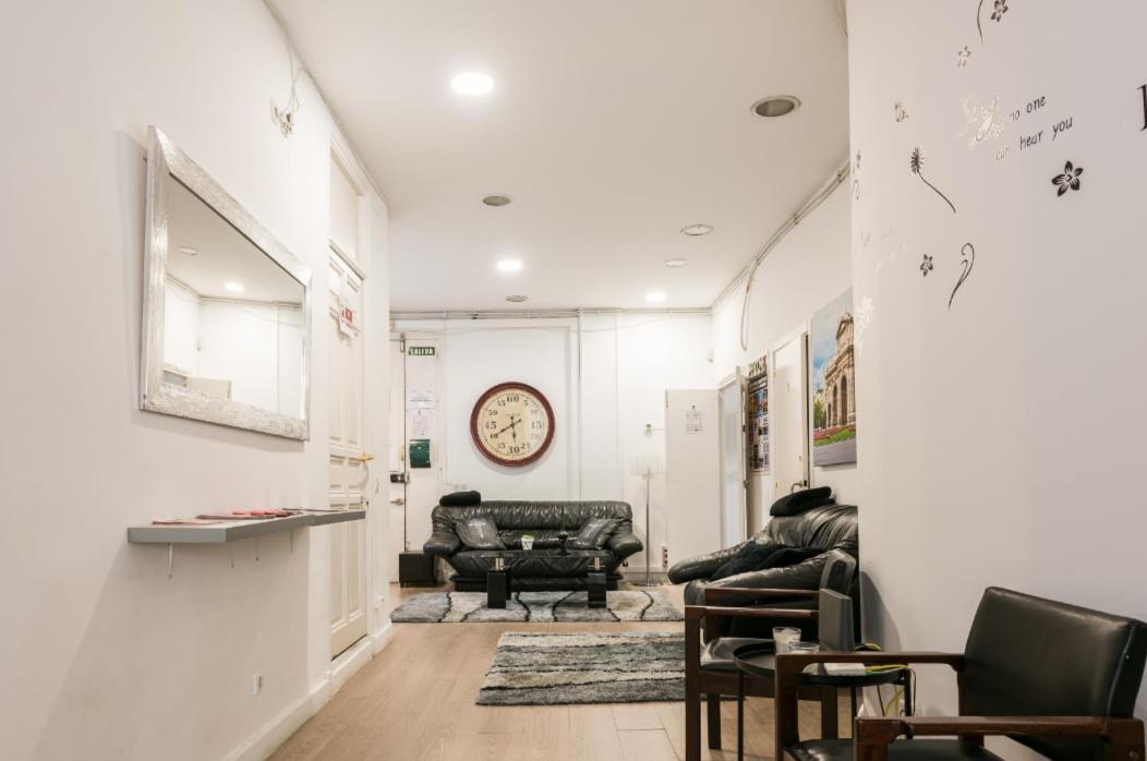 מדריד M&F 7 Rooms/7 Bathrooms Over Gran Via מראה חיצוני תמונה