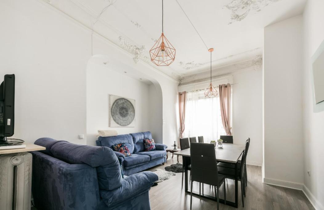 מדריד M&F 7 Rooms/7 Bathrooms Over Gran Via מראה חיצוני תמונה