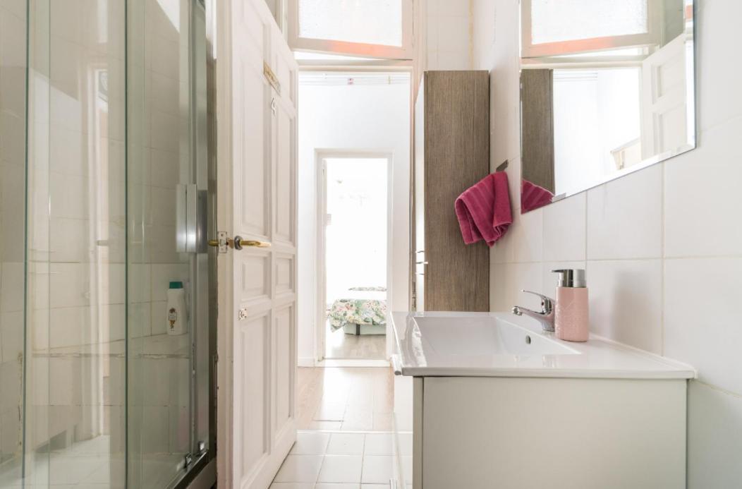 מדריד M&F 7 Rooms/7 Bathrooms Over Gran Via מראה חיצוני תמונה