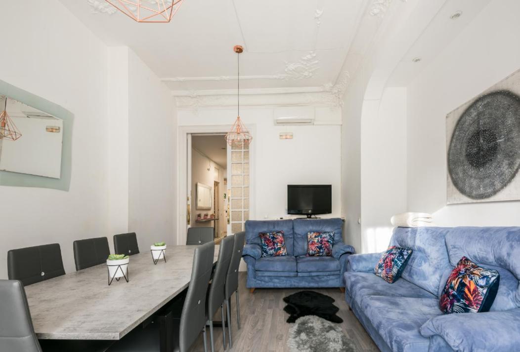 מדריד M&F 7 Rooms/7 Bathrooms Over Gran Via מראה חיצוני תמונה