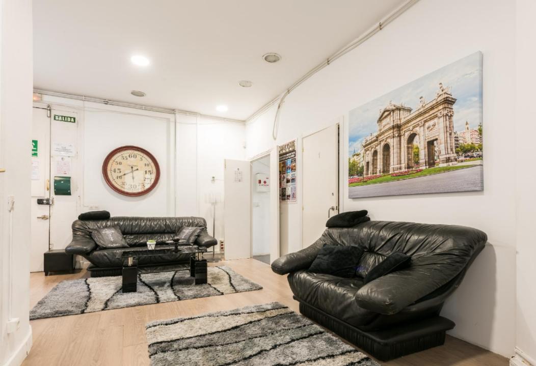 מדריד M&F 7 Rooms/7 Bathrooms Over Gran Via מראה חיצוני תמונה