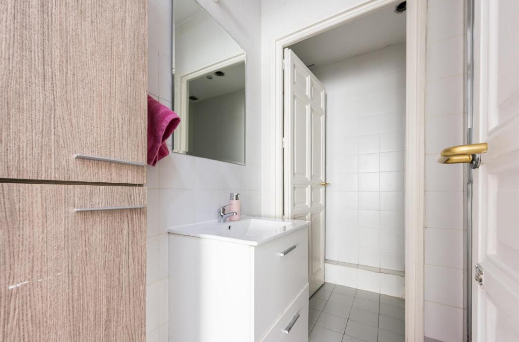 מדריד M&F 7 Rooms/7 Bathrooms Over Gran Via מראה חיצוני תמונה