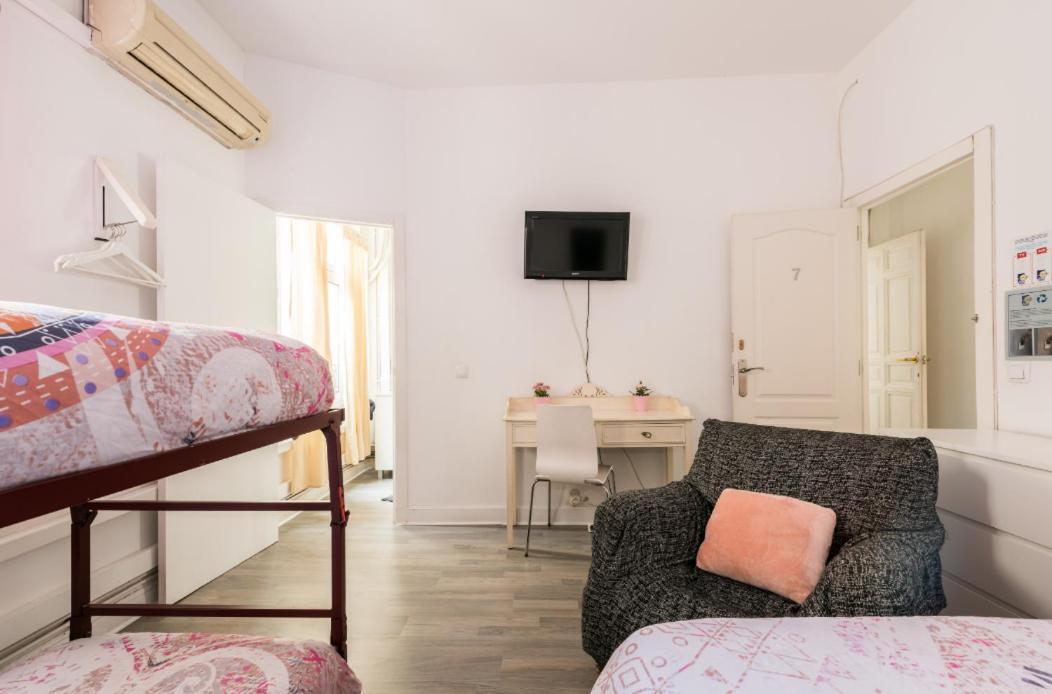 מדריד M&F 7 Rooms/7 Bathrooms Over Gran Via מראה חיצוני תמונה