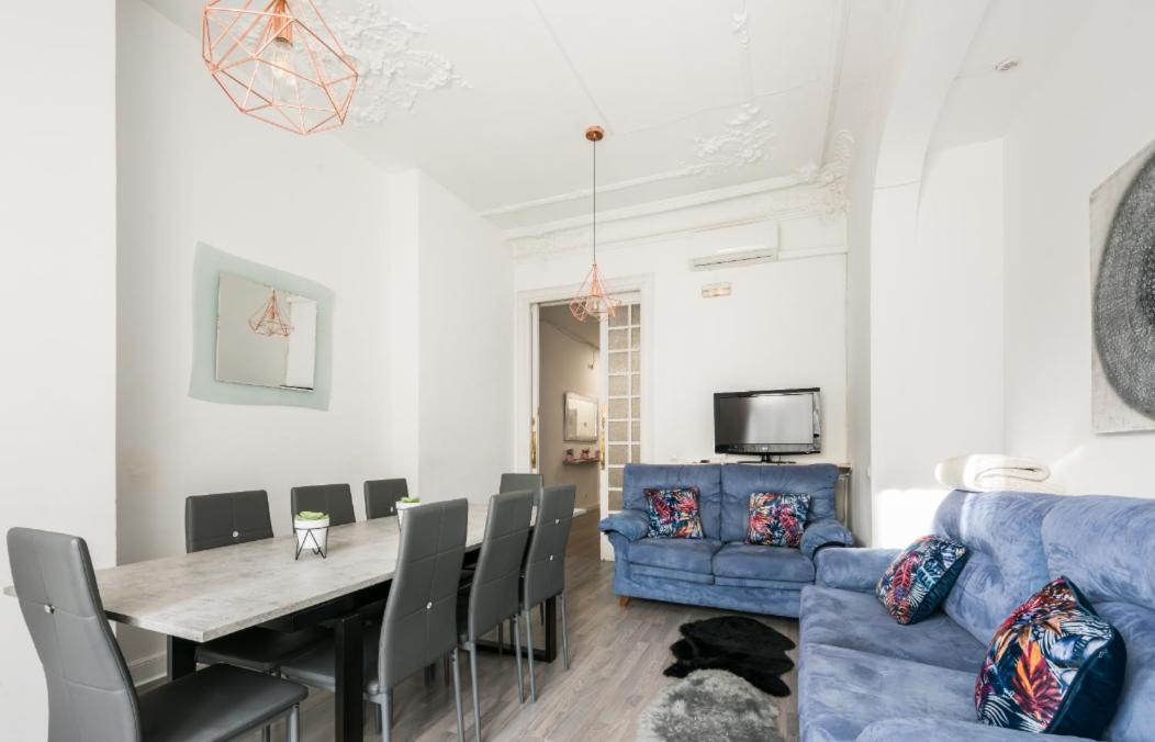 מדריד M&F 7 Rooms/7 Bathrooms Over Gran Via מראה חיצוני תמונה