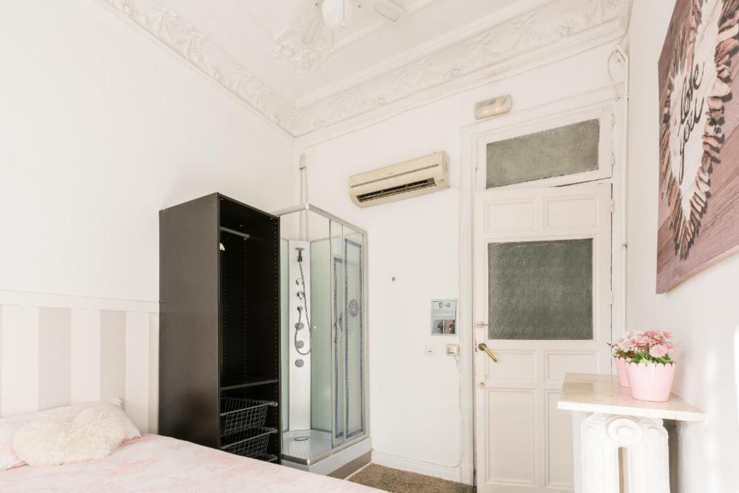 מדריד M&F 7 Rooms/7 Bathrooms Over Gran Via מראה חיצוני תמונה