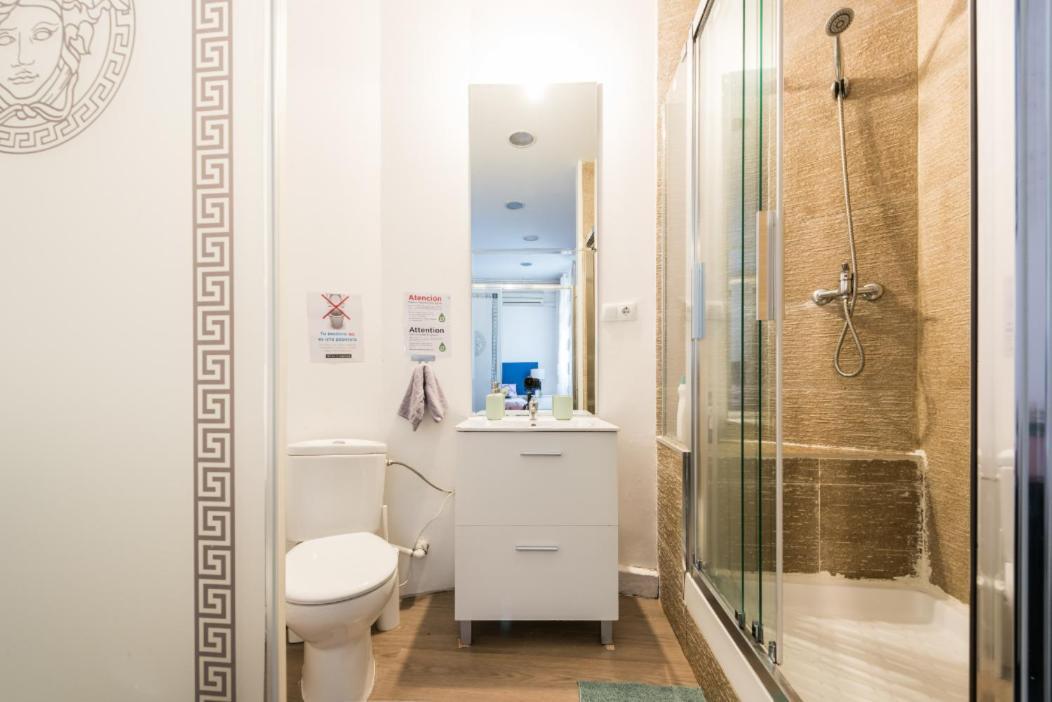 מדריד M&F 7 Rooms/7 Bathrooms Over Gran Via מראה חיצוני תמונה