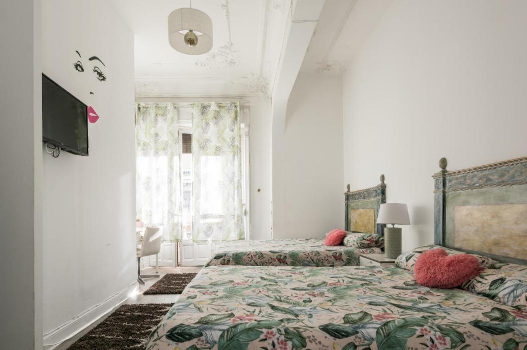 מדריד M&F 7 Rooms/7 Bathrooms Over Gran Via מראה חיצוני תמונה